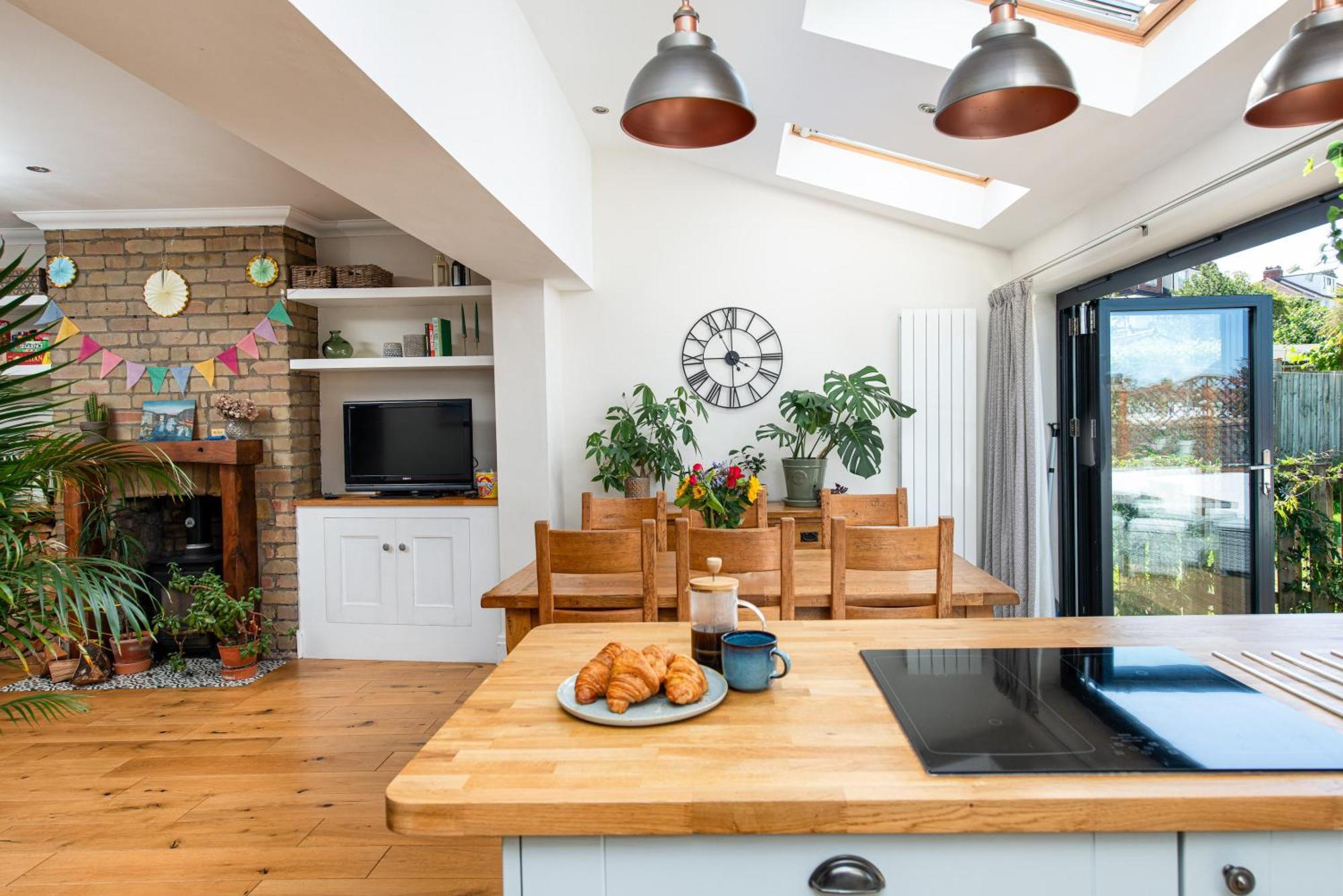 Charming Family Home With Stoves, Garden & Parking بريستول المظهر الخارجي الصورة