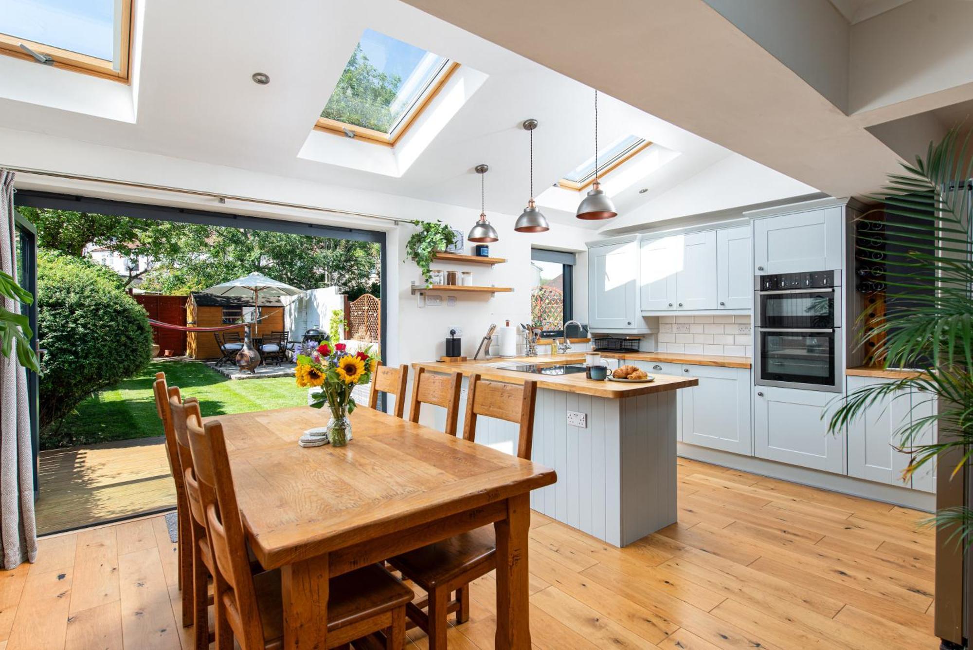 Charming Family Home With Stoves, Garden & Parking بريستول المظهر الخارجي الصورة